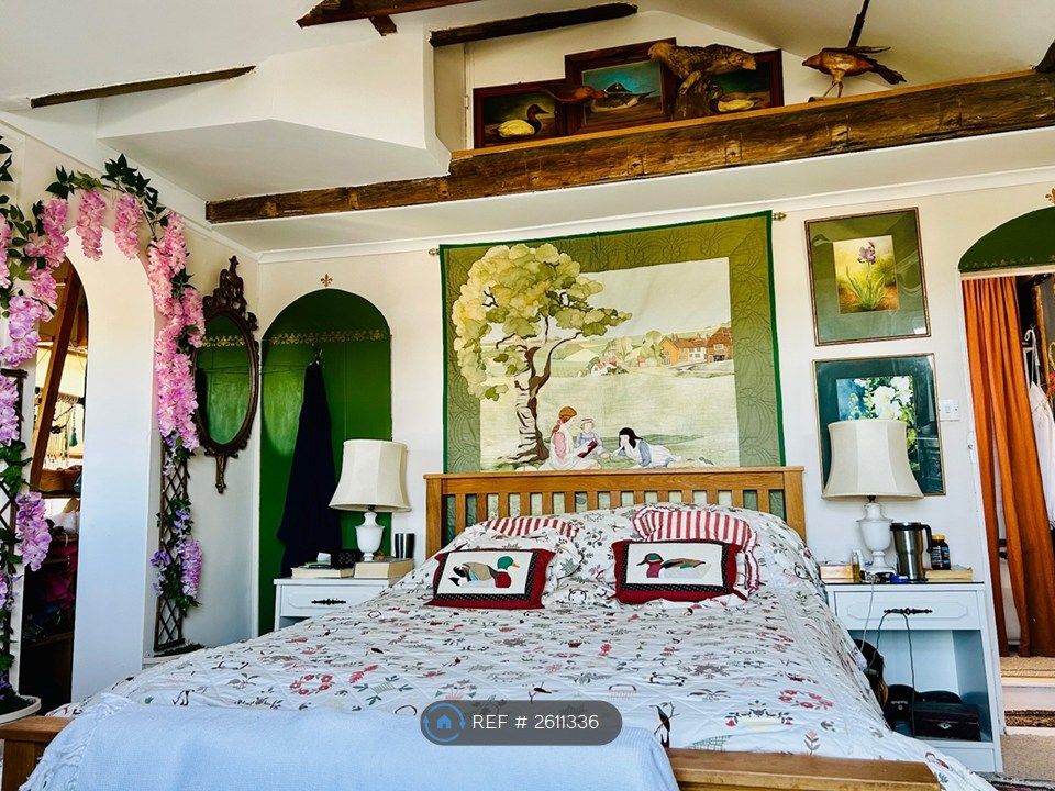 Property photo 3 of 31 Master Bedroom With Vaulted Ceiling