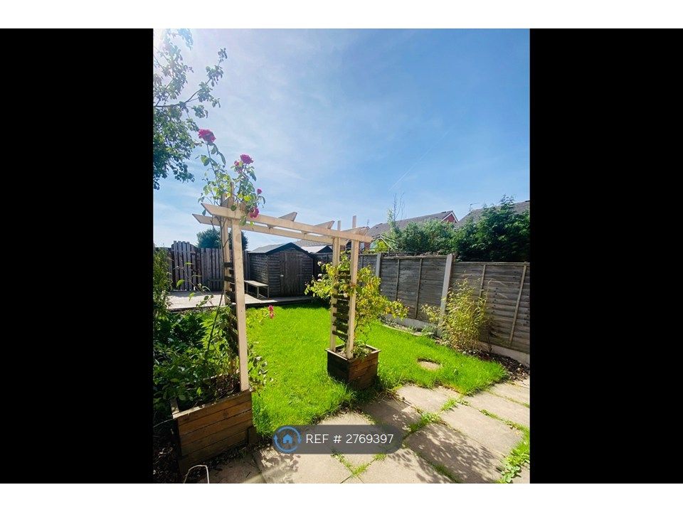 Property photo 2 of 15 Garden With Shed. All Day Sunshine.