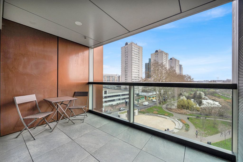 Property photo 2 of 22