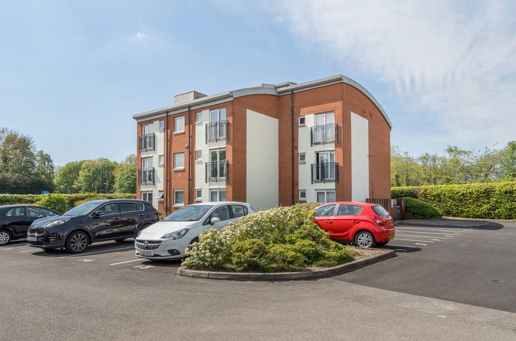 Property photo 1 of 15 1453592-15-69Ef5d...