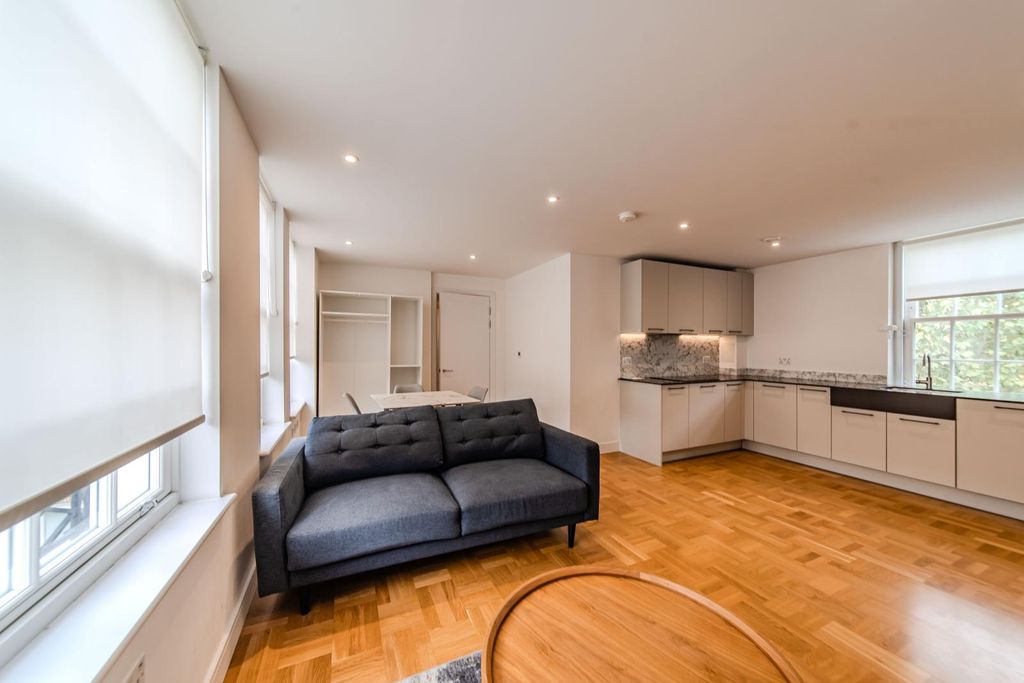 Property photo 1 of 14 2 Bed To Rent, Peacock Court, Samuel Square, West Kensington, W14