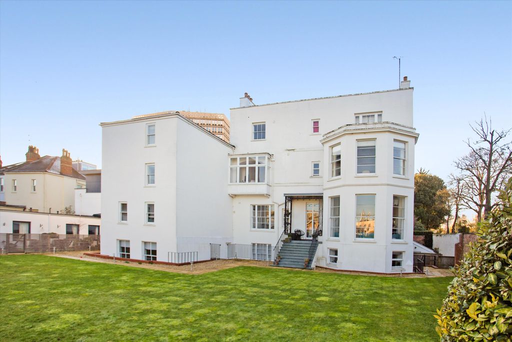 Property photo 1 of 14 Image