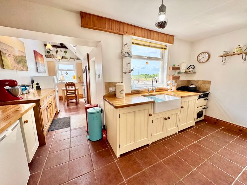 Property photo 2 of 29 Kitchen