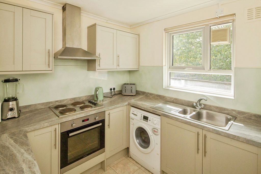 Property photo 3 of 17 Photo
