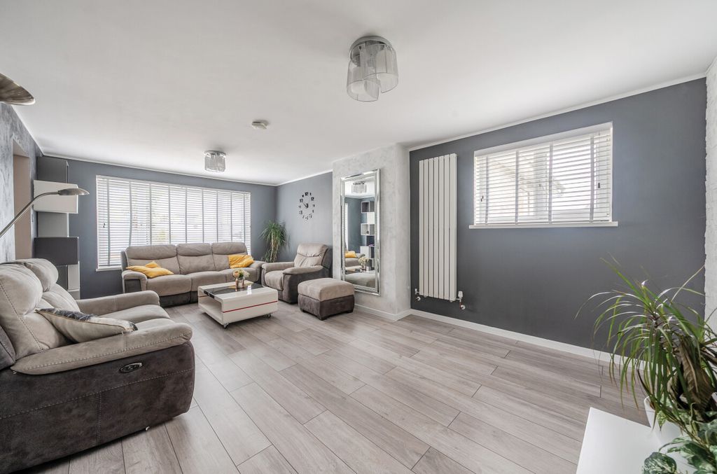 Property photo 2 of 18 1387732-26-69317E...