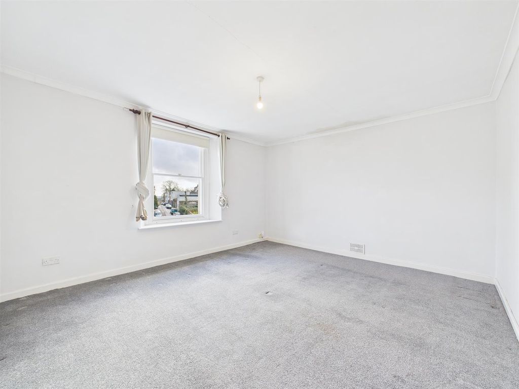 Property photo 2 of 15 2 - Large Maisonette For Auction, Cotham.Jpg