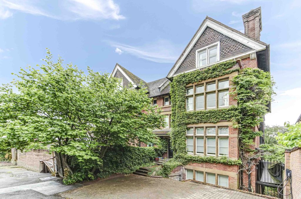 Property photo 1 of 15 4 Bedroom Town House For Rent