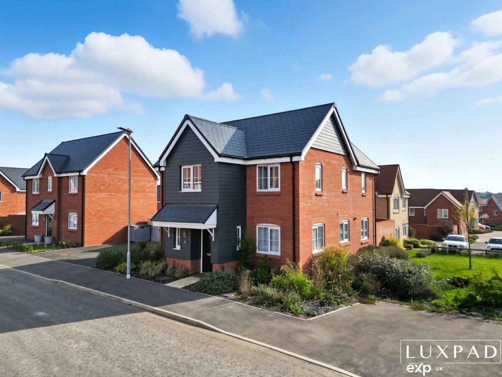 Property photo 2 of 23