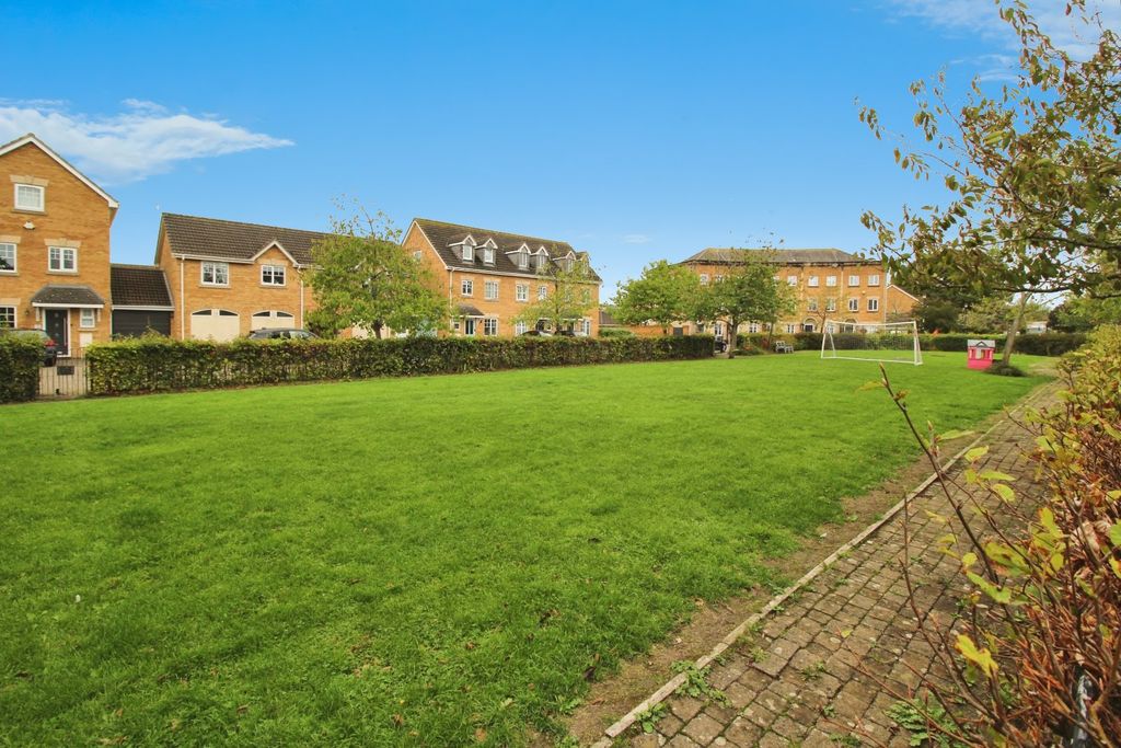 Property photo 2 of 11 Park