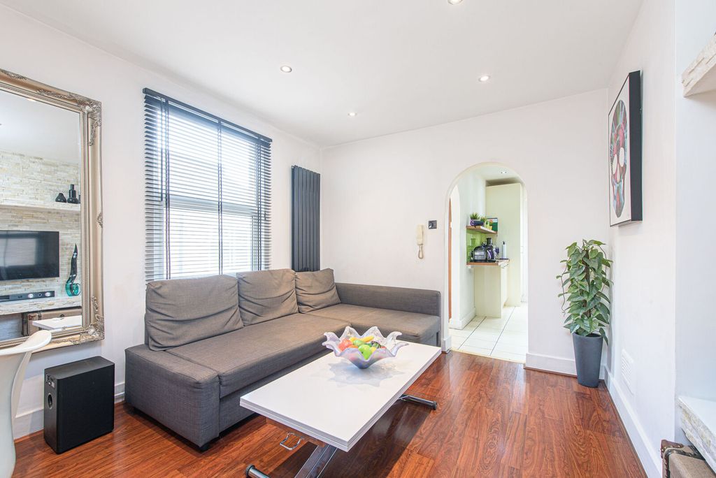 Property photo 1 of 11