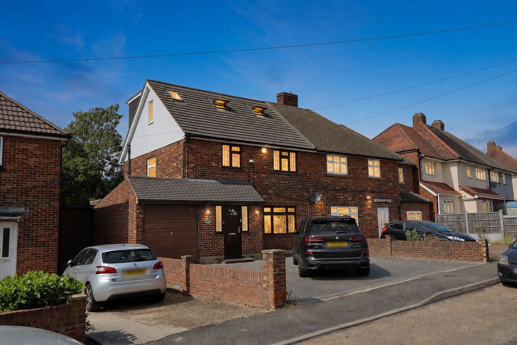 Property photo 1 of 33