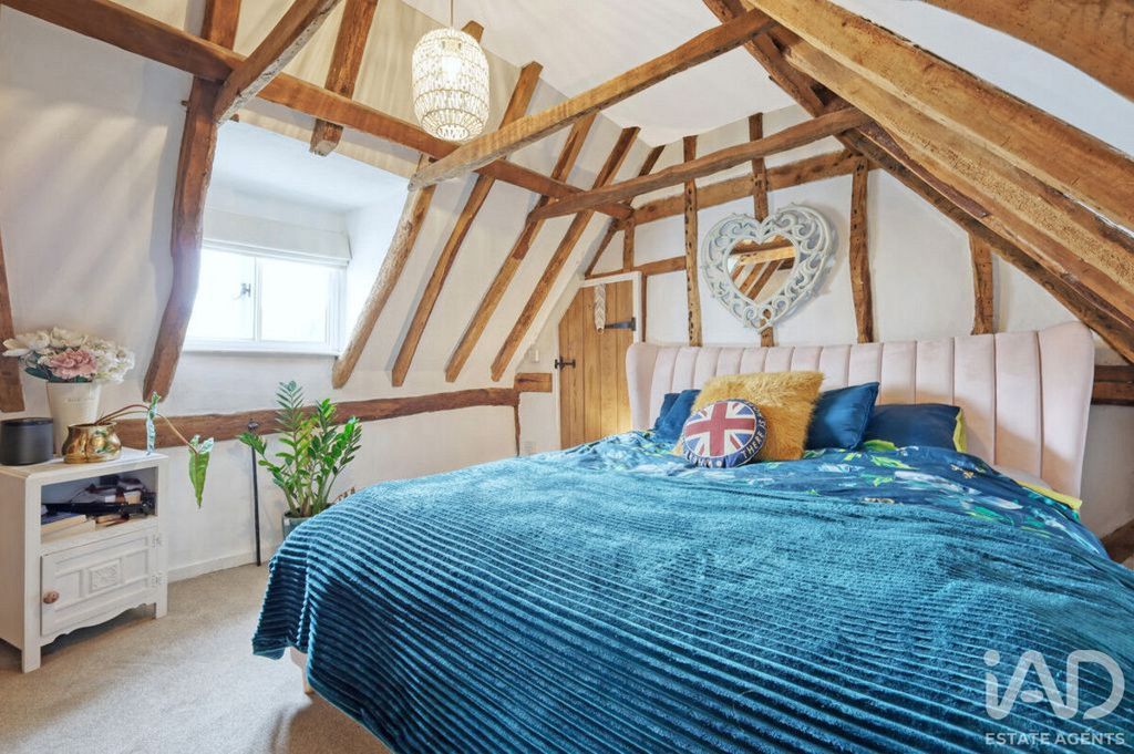 Property photo 3 of 25