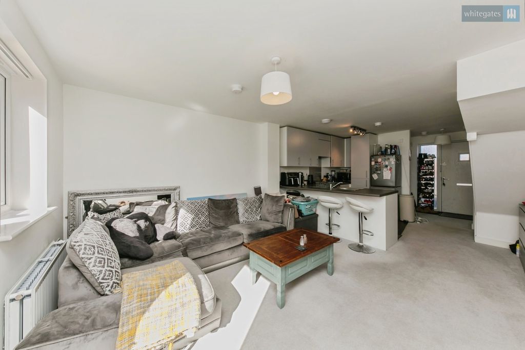 Property photo 3 of 14 Pbox-Img.Jpg
