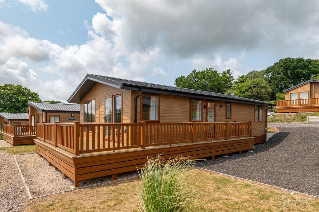 Property photo 1 of 30 Causeway Lodge