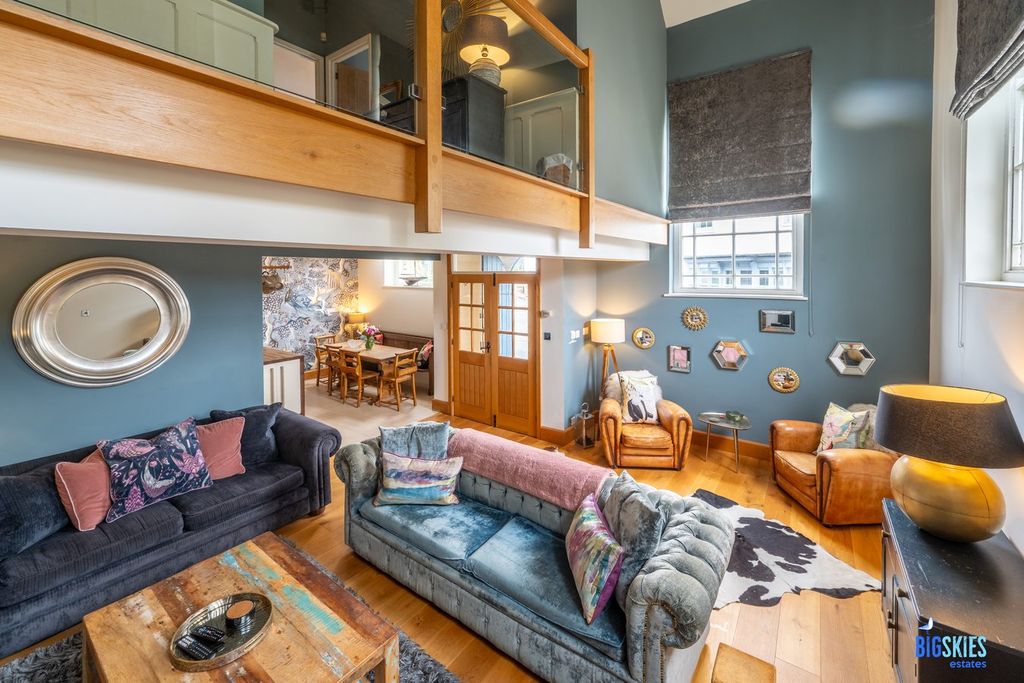 Property photo 2 of 31 Open Plan Living Space