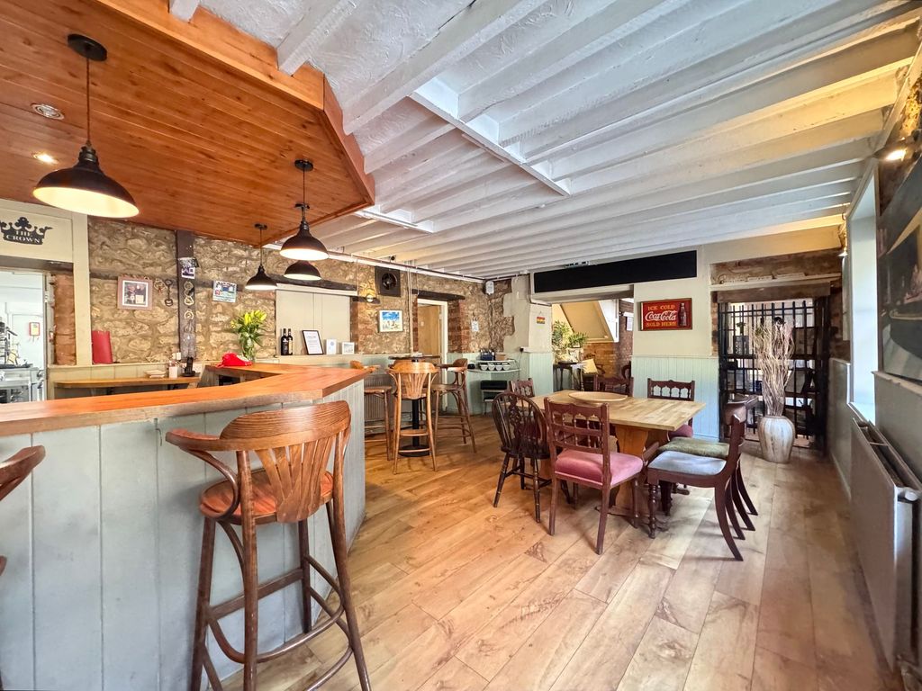 Property photo 3 of 19