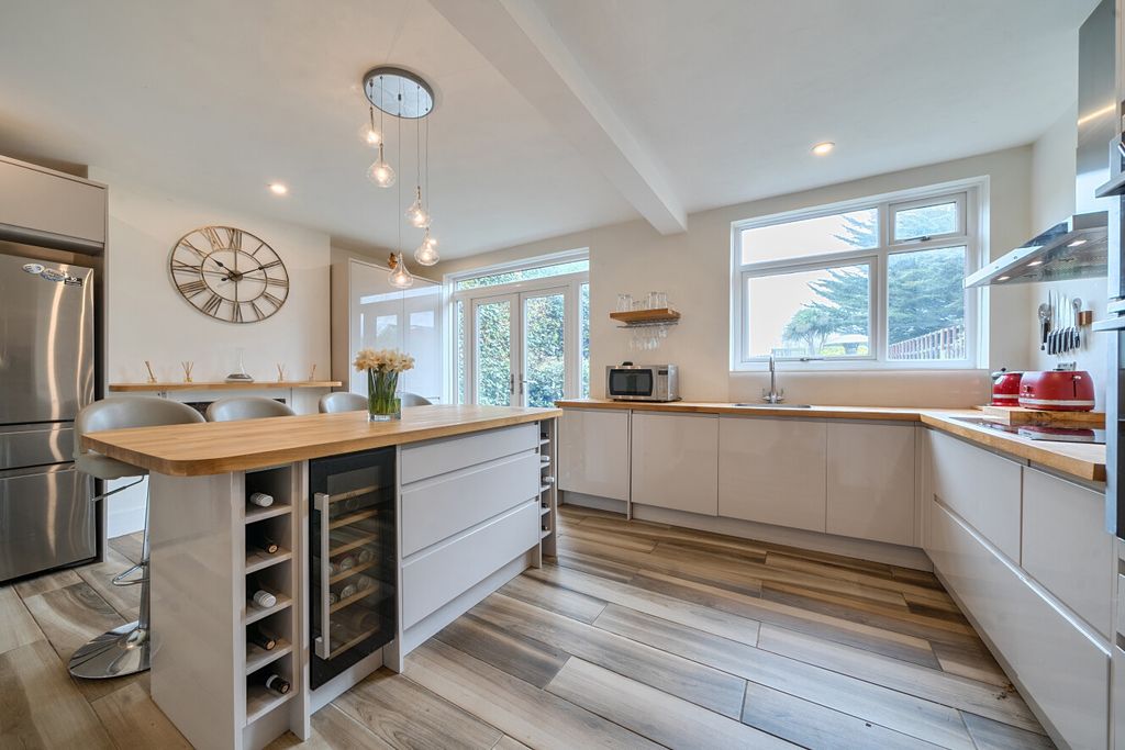 Property photo 3 of 22 1418246-10-69c267...