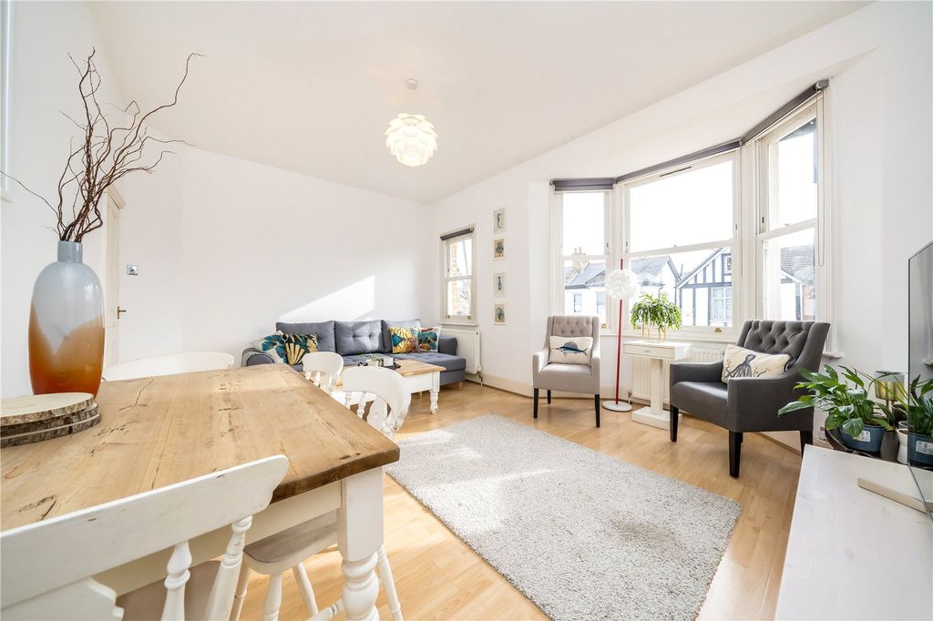 Property photo 2 of 11 Reception