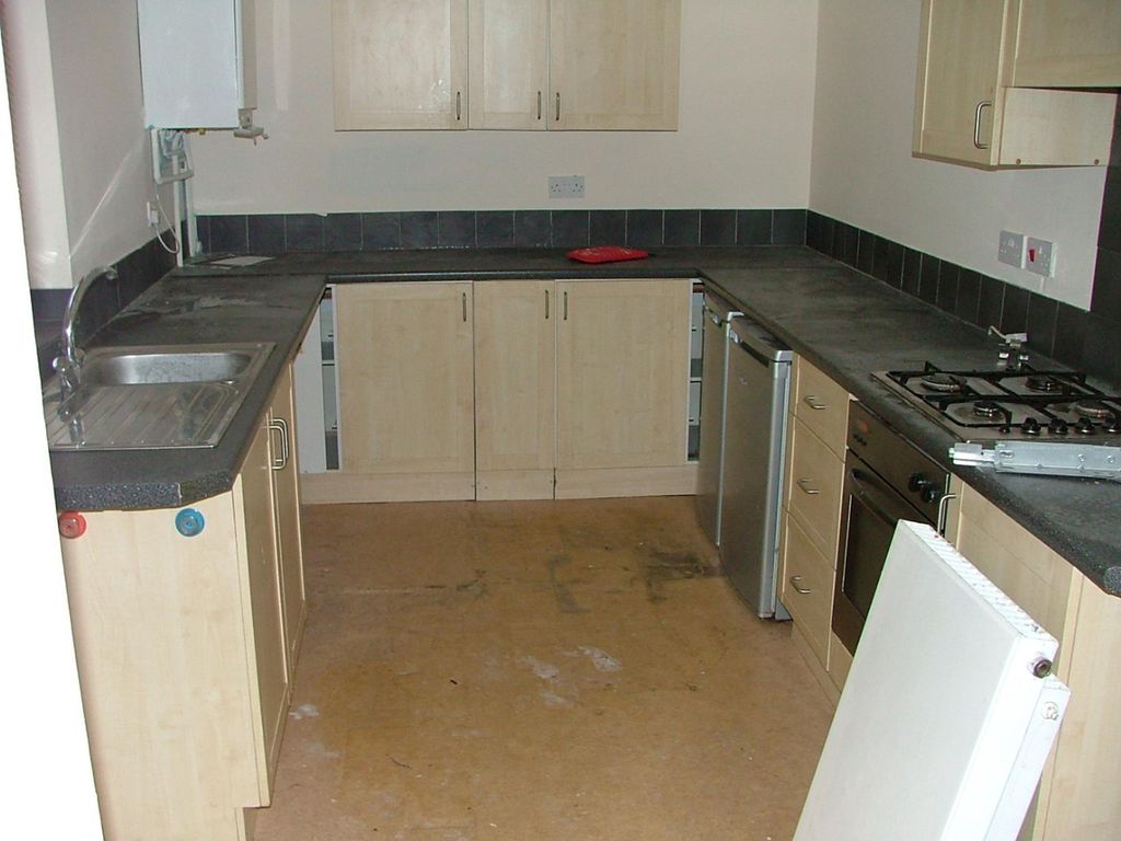 Property photo 2 of 4 Kitchen