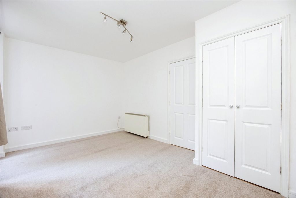 Property photo 2 of 17 Picture No. 05