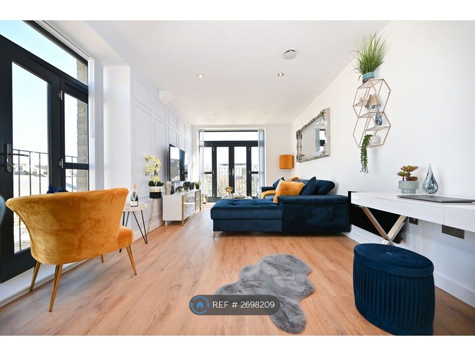 Property photo 2 of 33