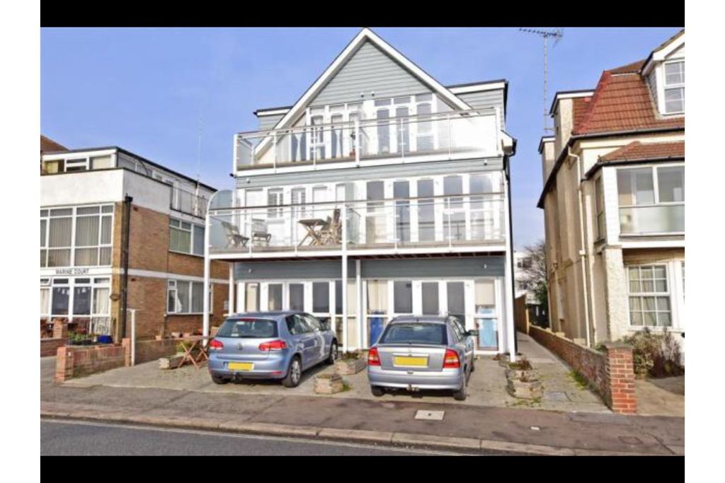 Property photo 2 of 21