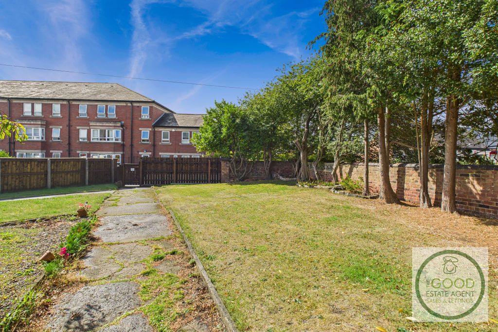 Property photo 2 of 14