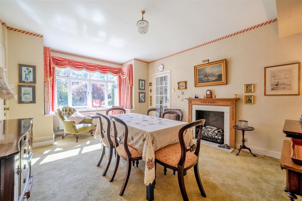 Additional image 6 of 4 bed detached house for saleHeatherdene Avenue, Crowthorne, Berkshire RG45