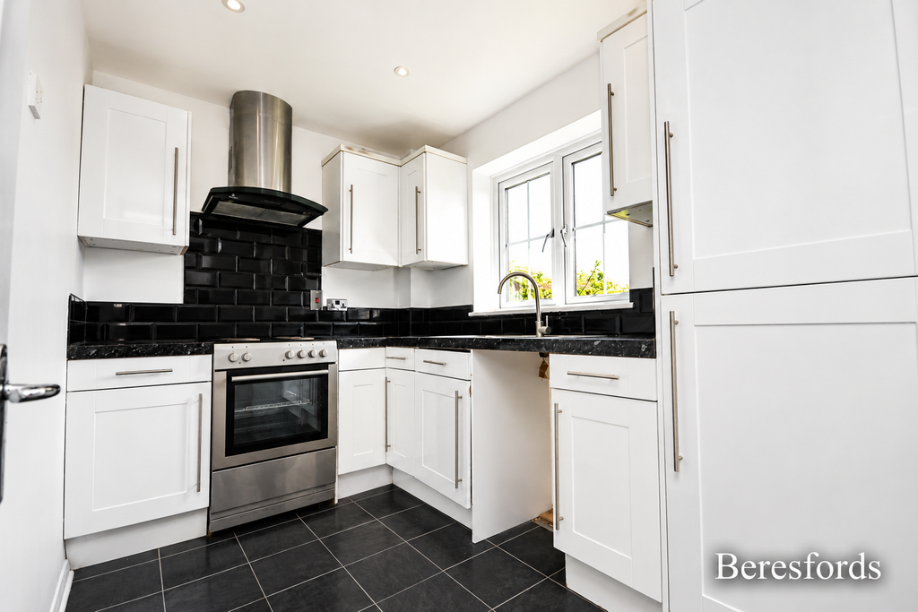 Property photo 2 of 7 Kitchen