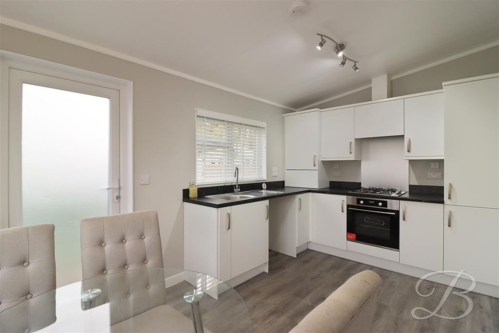 Property photo 2 of 16 Img_9762_1.Jpg