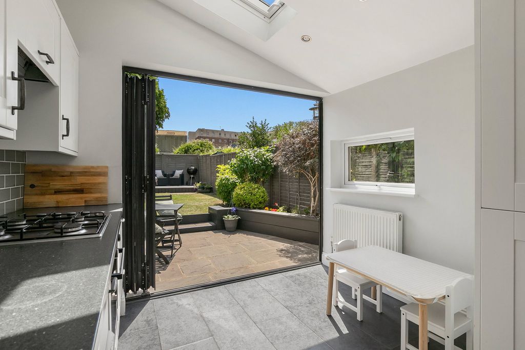 Property photo 3 of 13