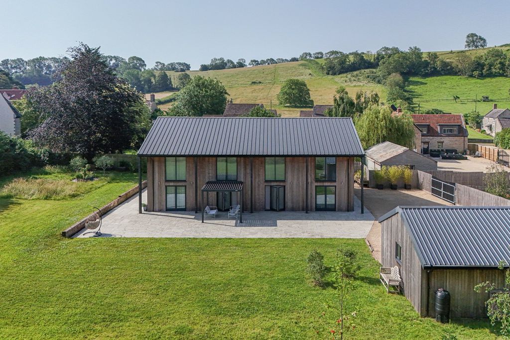 Property photo 1 of 39 5233284
