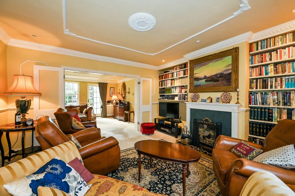 Property photo 3 of 18 Drawing Room