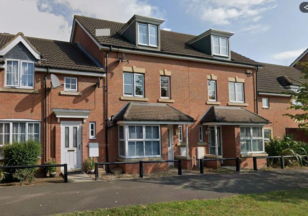 Property photo 1 of 4 Front