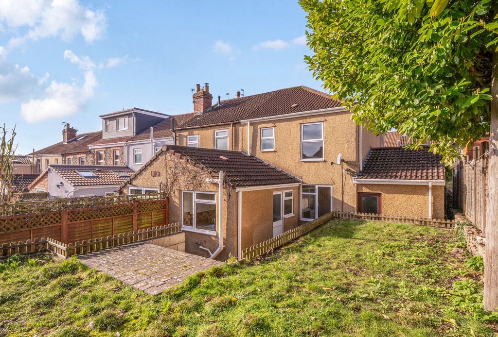 Property photo 2 of 16 1416301-3-6992F97...
