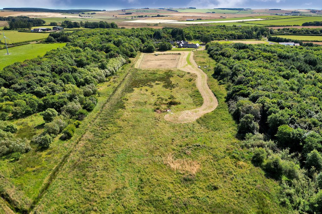 Property photo 2 of 34