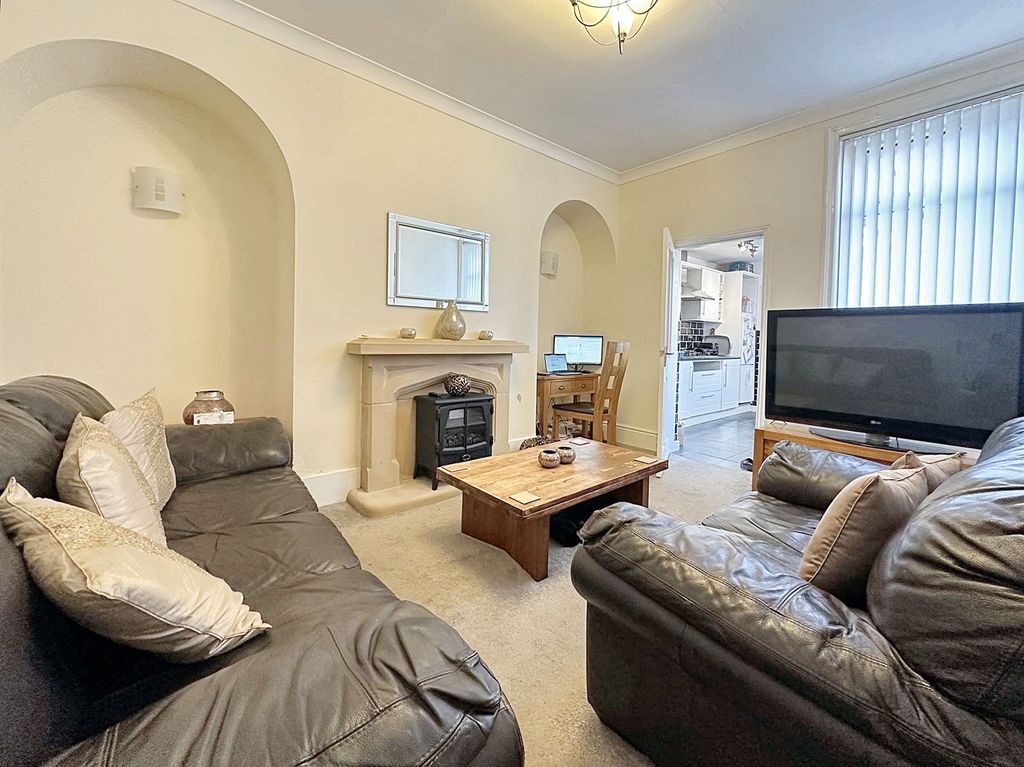 Property photo 3 of 8