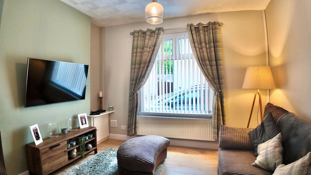 Property photo 2 of 22