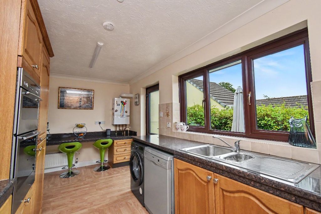 Property photo 2 of 24