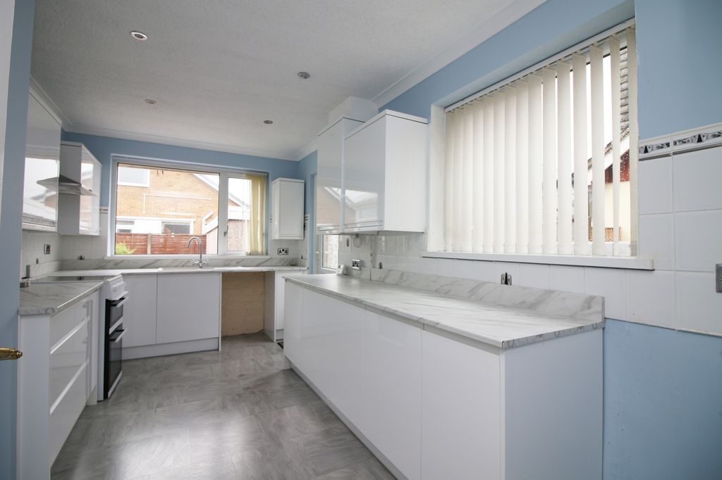 Property photo 3 of 25