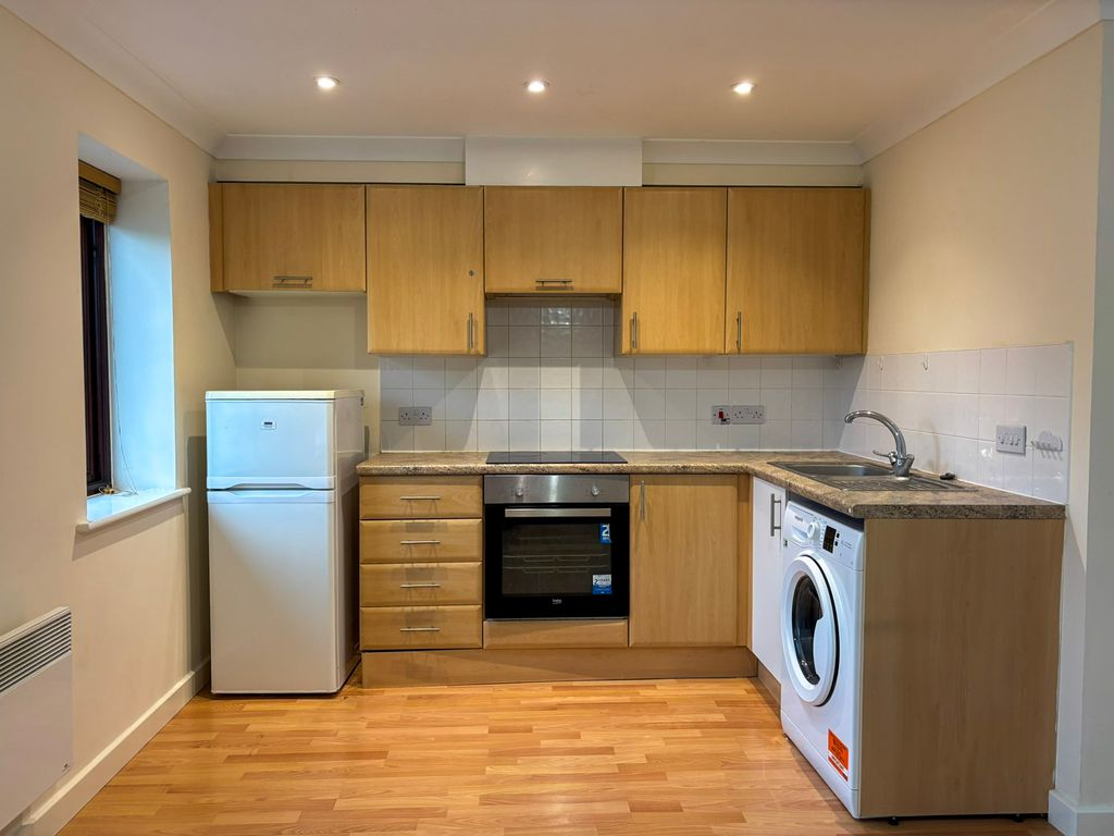 Property photo 2 of 10 Kitchen