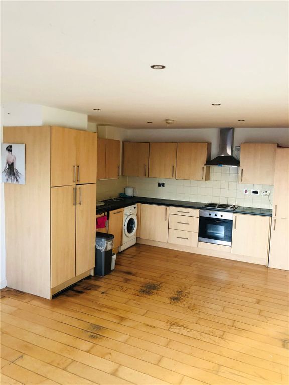 Property photo 2 of 17 Picture No. 21