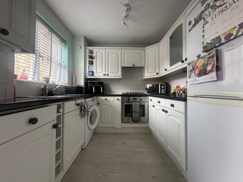 Property photo 2 of 12 Picture No. 27