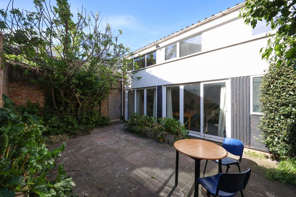 Property photo 1 of 13 External