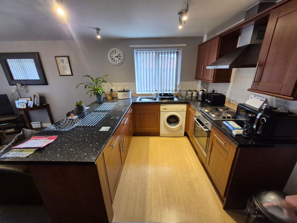 Property photo 2 of 8