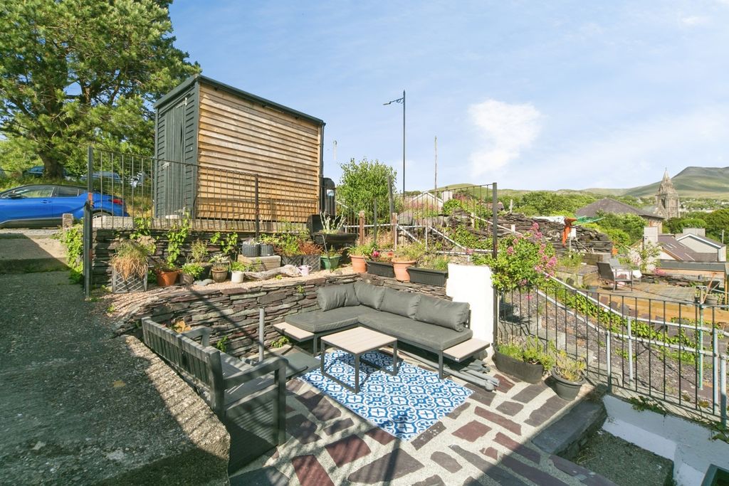 Property photo 2 of 19 Pbox-Img.Jpg
