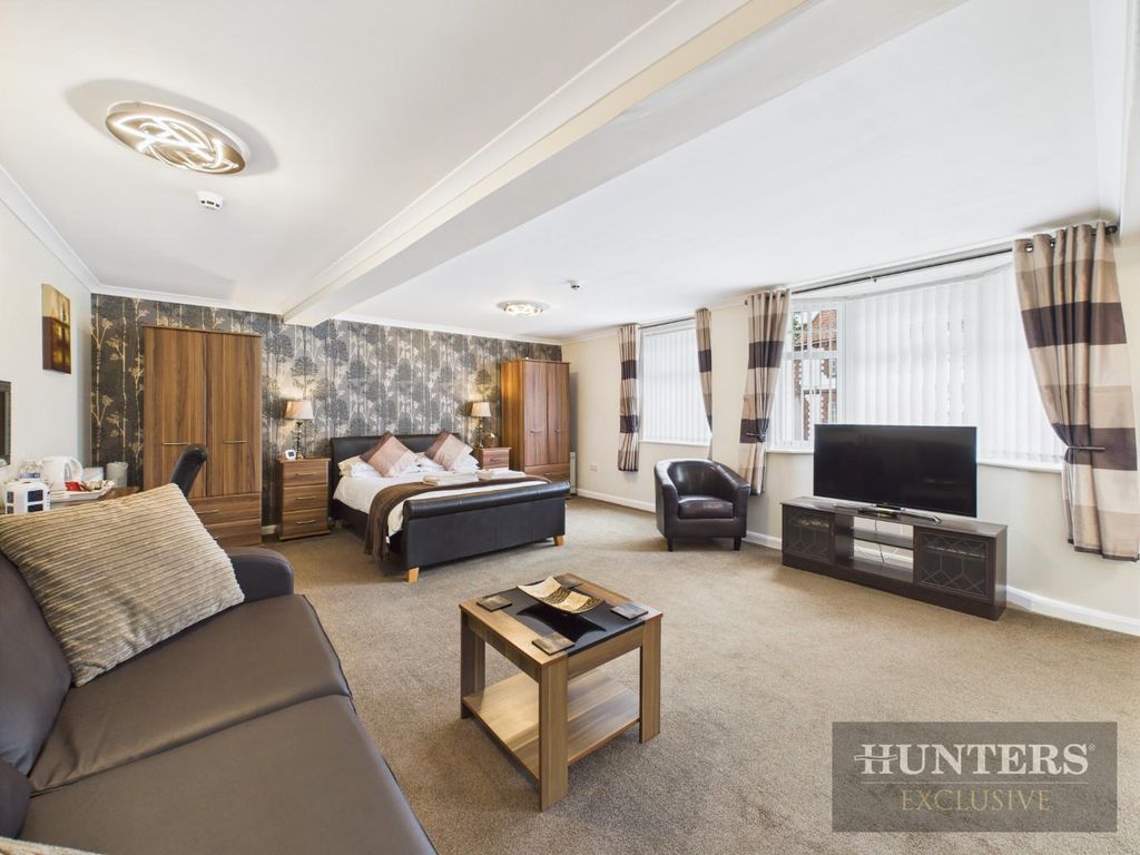 Property photo 2 of 29 Bedroom