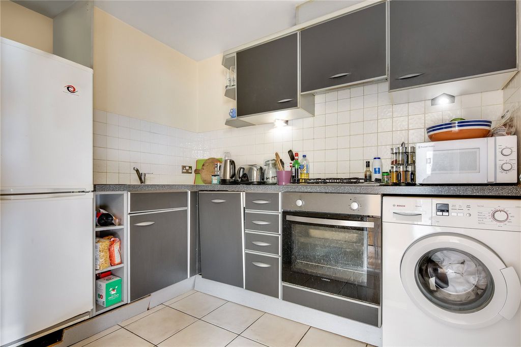 Property photo 3 of 22 Kitchen