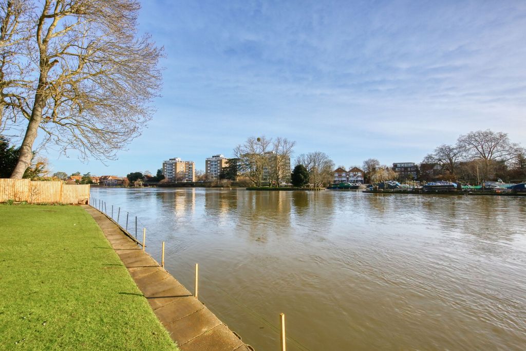 Property photo 2 of 15 Photo 13