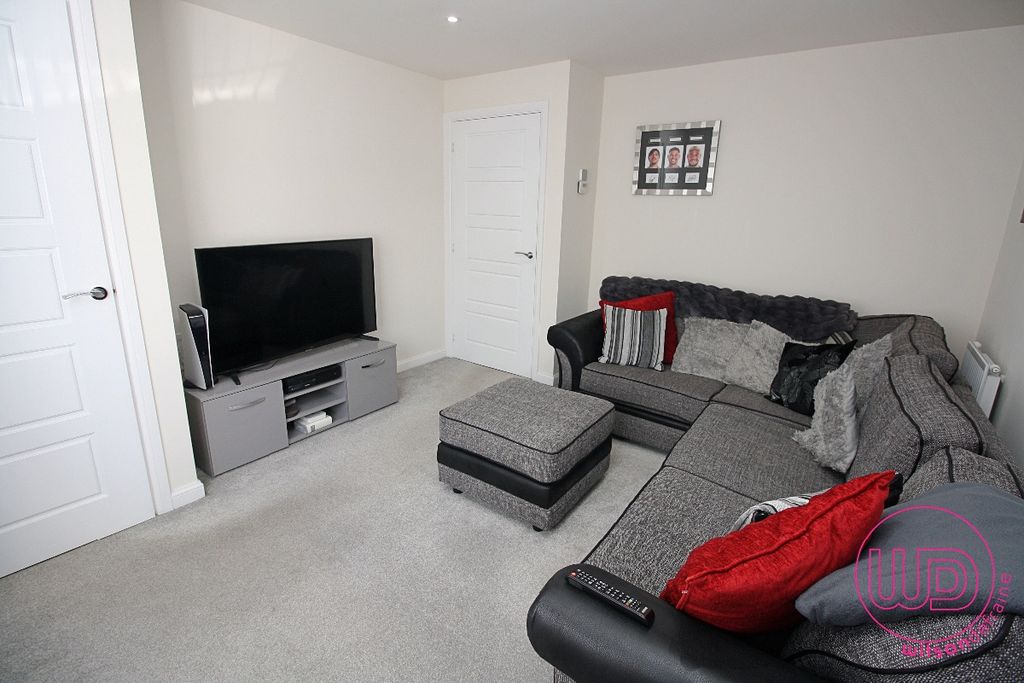 Property photo 3 of 23